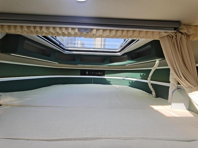 !硬升顶+全铝车身地库随便进越野还能打冰球突破豪华版手机版这台四驱房车绝了(图2) !硬升顶+全铝车身地库随便进越野还能打冰球突破豪华版手机版这台四驱房车绝了(图2)